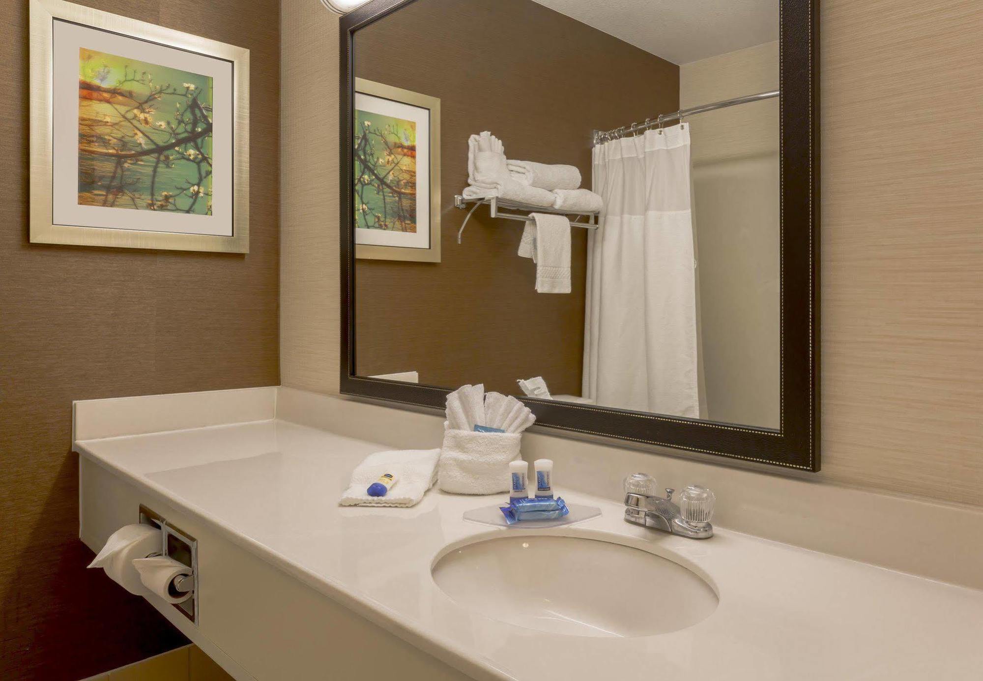 Baymont By Wyndham Hotel Tulsa